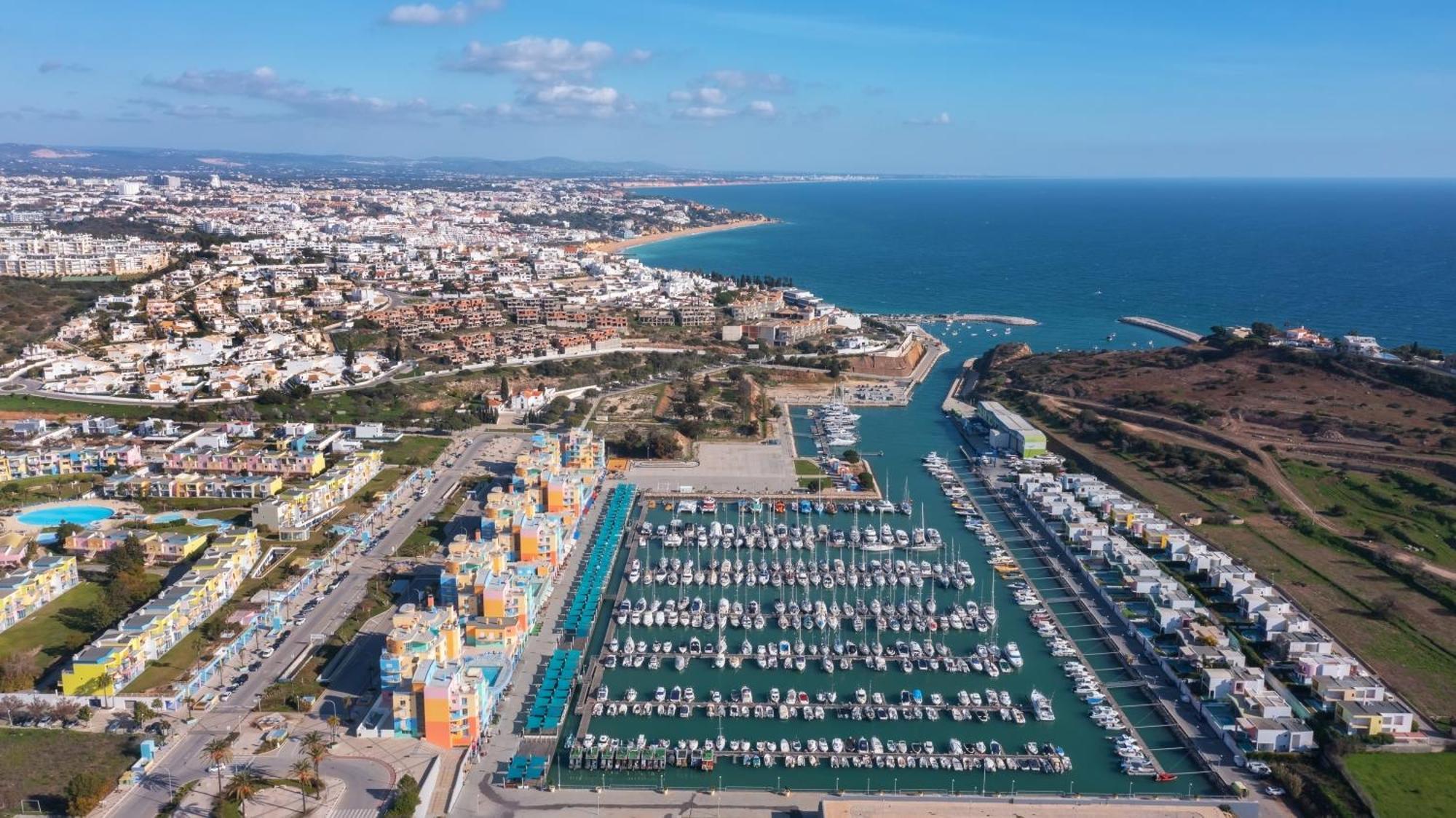 Bnb Homes Ocean View Apartment With Huge Sunny Terrace, 2 Swimming Pools & Tennis Court 阿尔布费拉 外观 照片